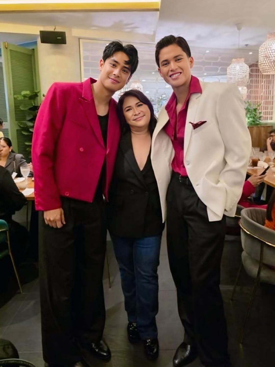 Janie de Belen Roja cast