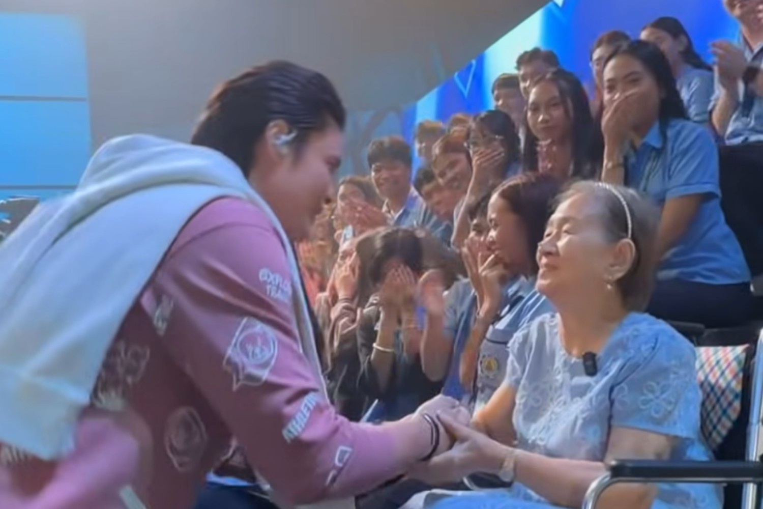 Lola Tessie meets Dingdong Dantes