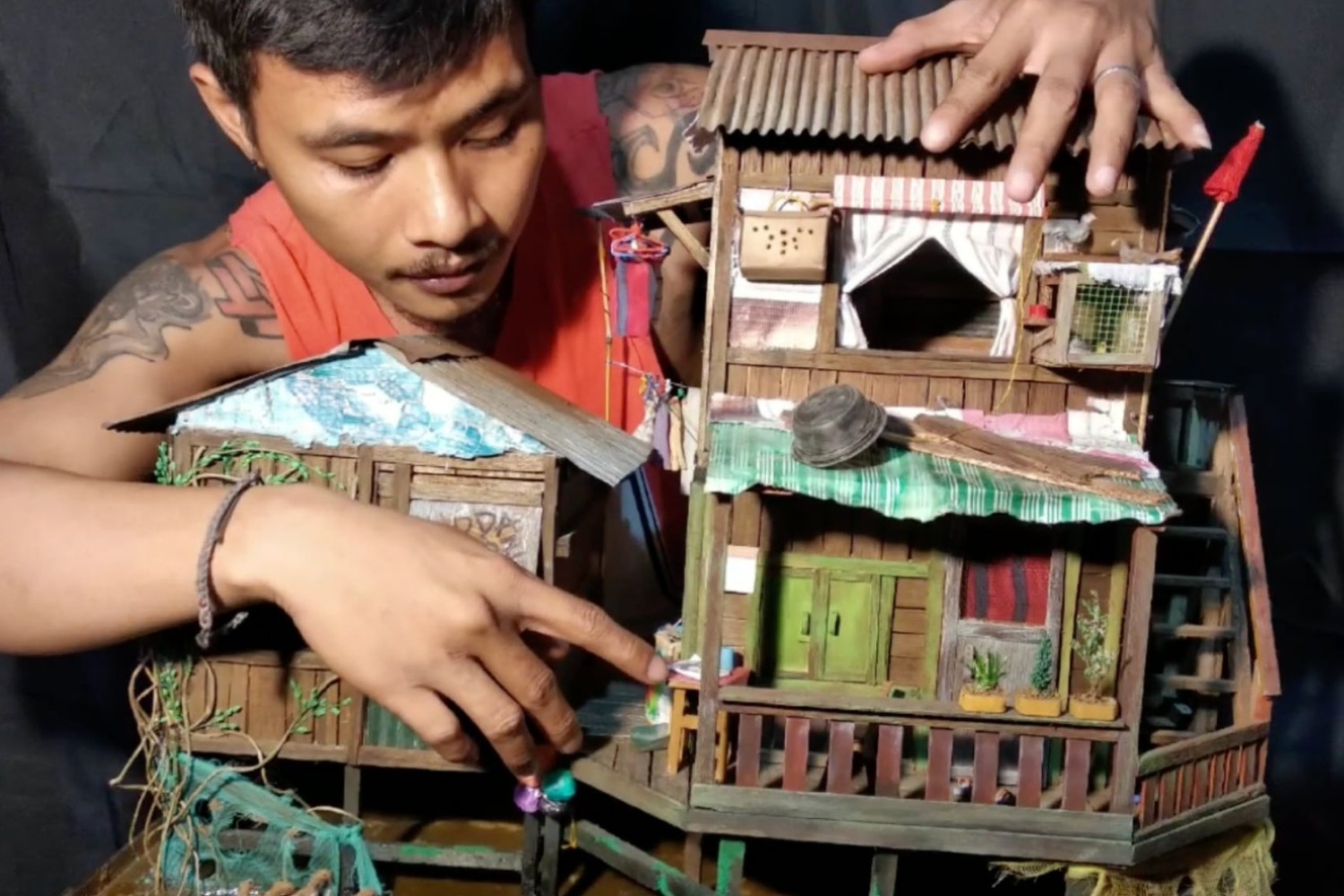 Nhoda Muñoz miniature art