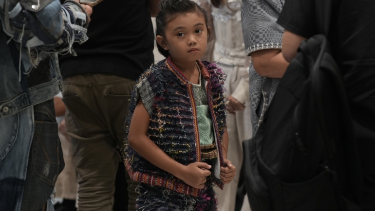Retashow confident boy model