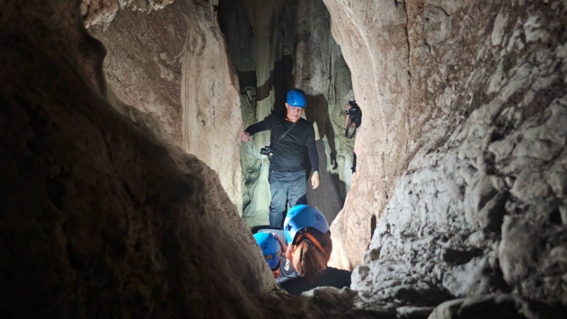 Apugan Cave