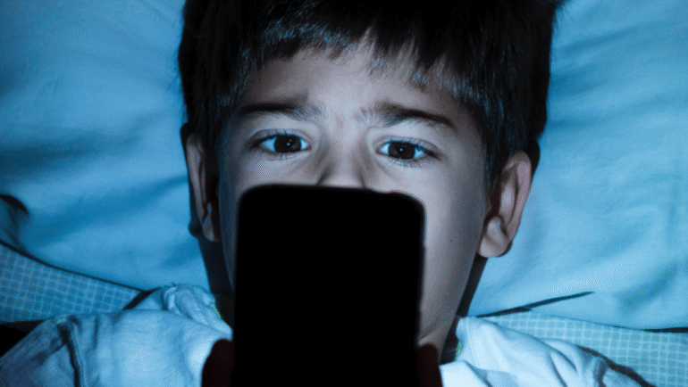 No unsupervised social media for kids
