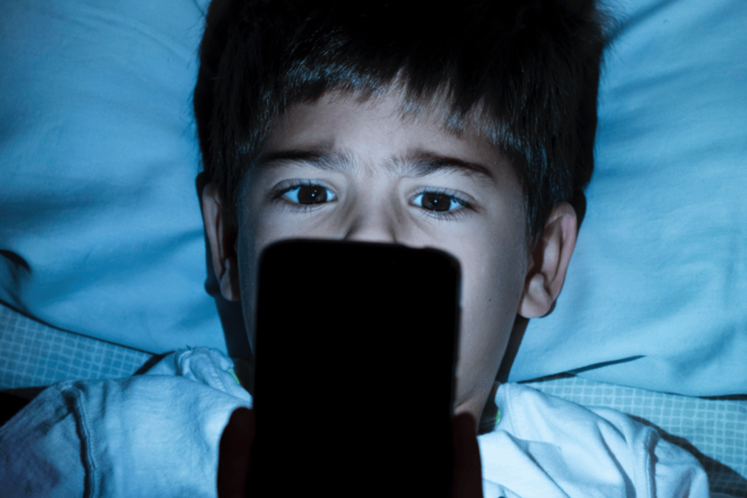 No unsupervised social media for kids